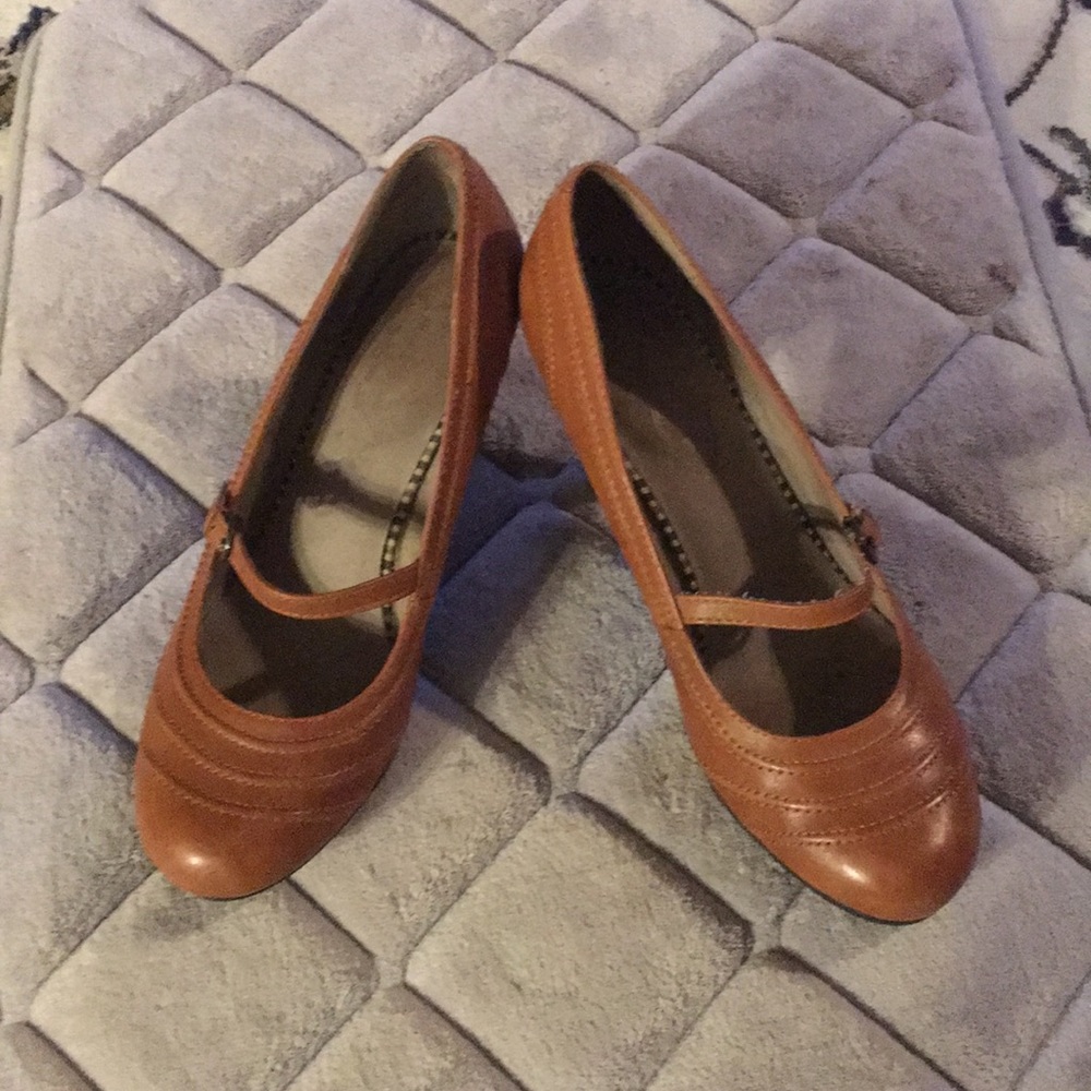 Classic style Hush Puppies brand  heels